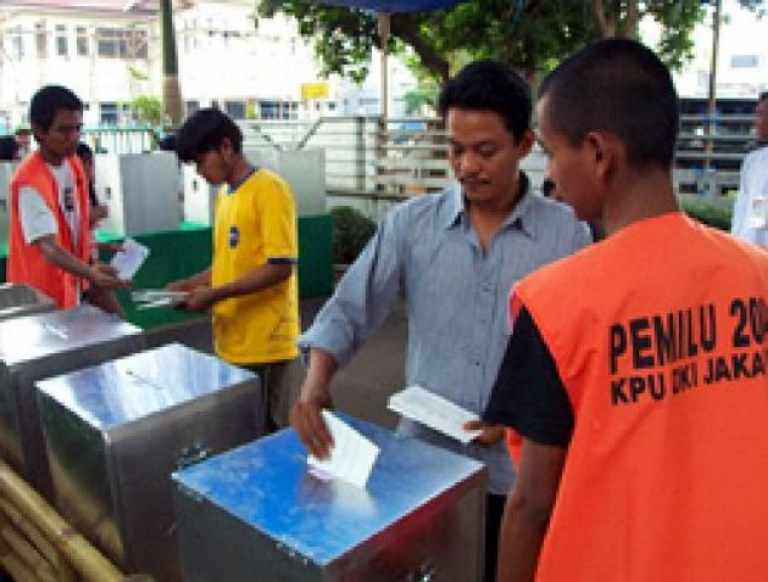 Petugas yang terlibat dalam pemilu