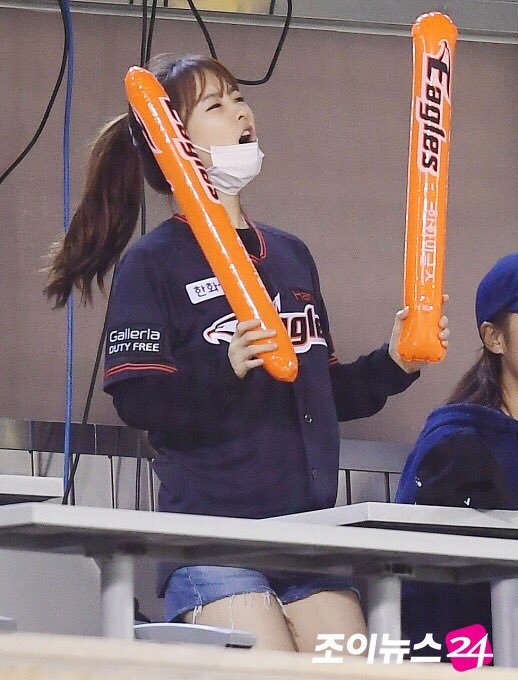 6 Seleb ternama Korea Selatan ini jadi penggemar olahraga baseball