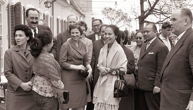 Tak banyak yang tahu, ternyata Soekarno wafat di pangkuan wanita ini