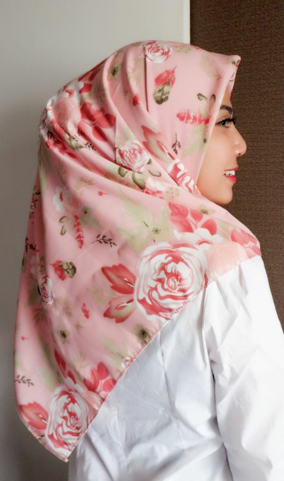 5 Bahan hijab ini nyaman digunakan untuk beraktivitas di waktu Lebaran