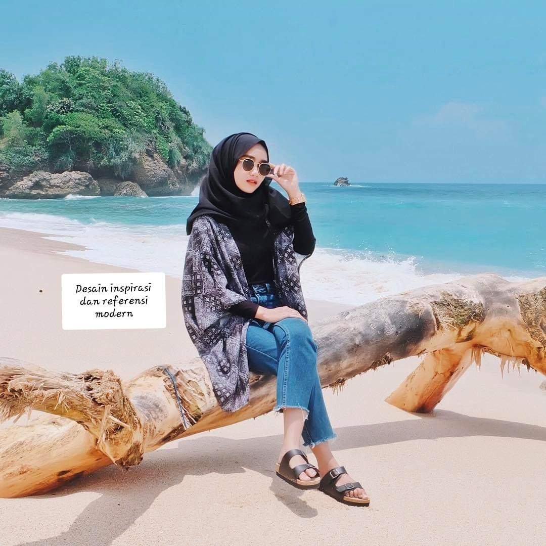 10 Ide outfit untuk hijabers saat liburan ke pantai, nyaman & keren