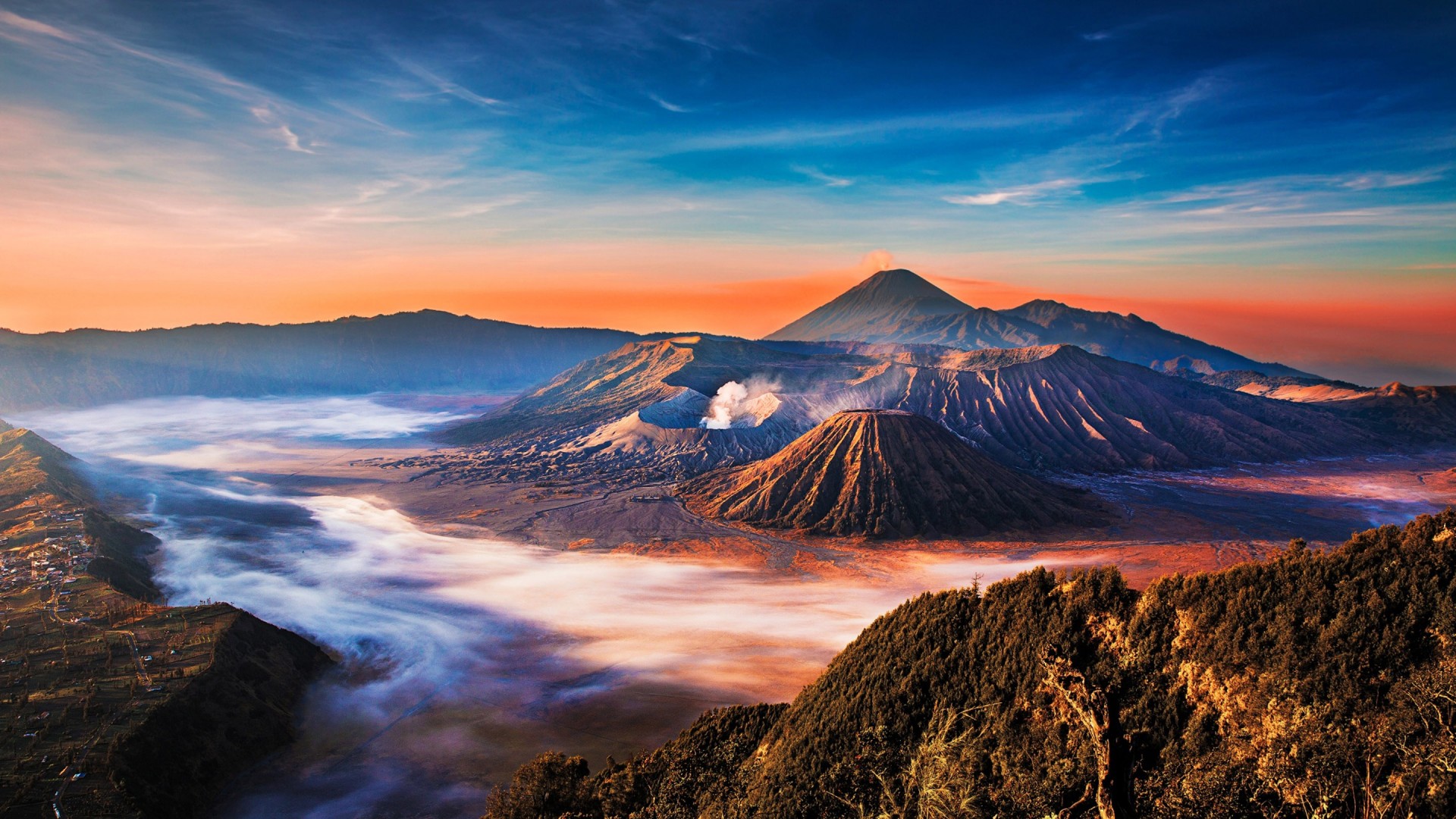 Gunung Semeru, Sumber : www.wallpapers13.com