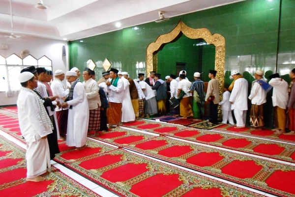 Tak ada di Timur Tengah, ini 4 tradisi Idul Fitri unik di Indonesia  