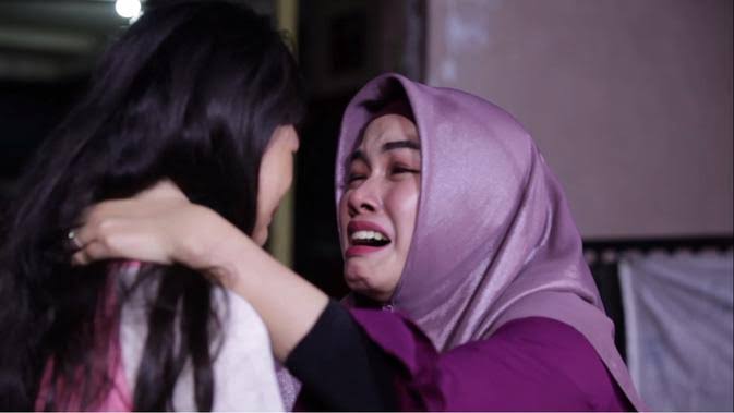 5 Adegan baper yang hanya ada di sinetron ini bikin geregetan