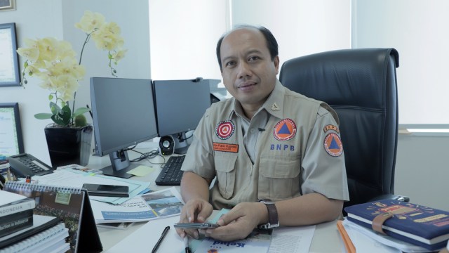 Kepala Pusat Data Informasi dan Humas BNPB, Sutopo Purwo Nugroho (source: https://blue.kumparan.com/image/upload/fl_progressive,fl_lossy,c_fill,q_auto:best,w_640/v1512107709/xq6r8qxv9qqlhwokuupo.jpg)