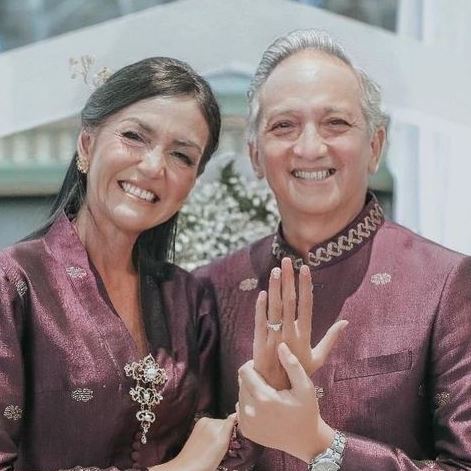 7 Pasangan artis ini ikut meramaikan Age Challenge, romantis banget