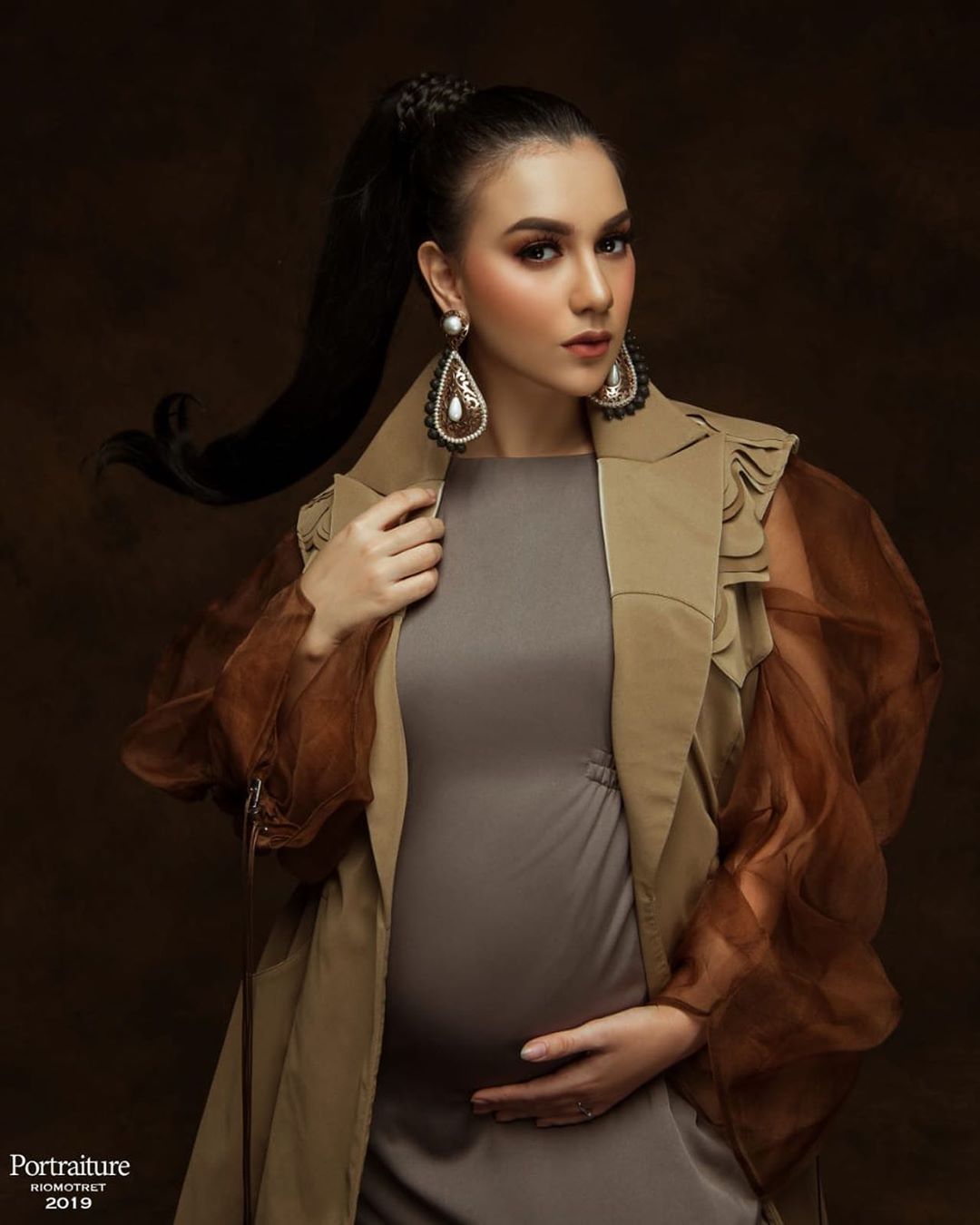 Pemotretan maternity bareng suami, Irish Bella tampil penuh pesona