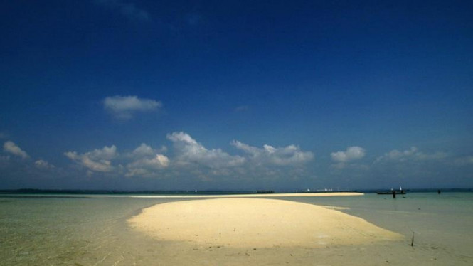 Jadi ibu kota baru, ini 10 pantai indah yang ada di Kalimantan Timur