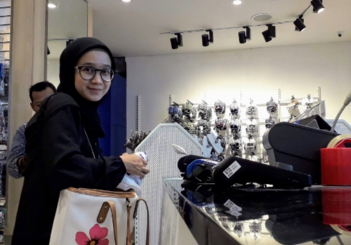 Ini 4 keuntungan bertransaksi secara non tunai