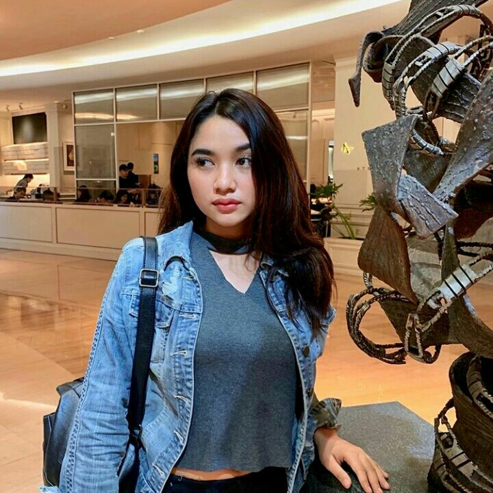 10 Potret Karen Claudia, pemain sinetron Fatih di Kampung Jawara