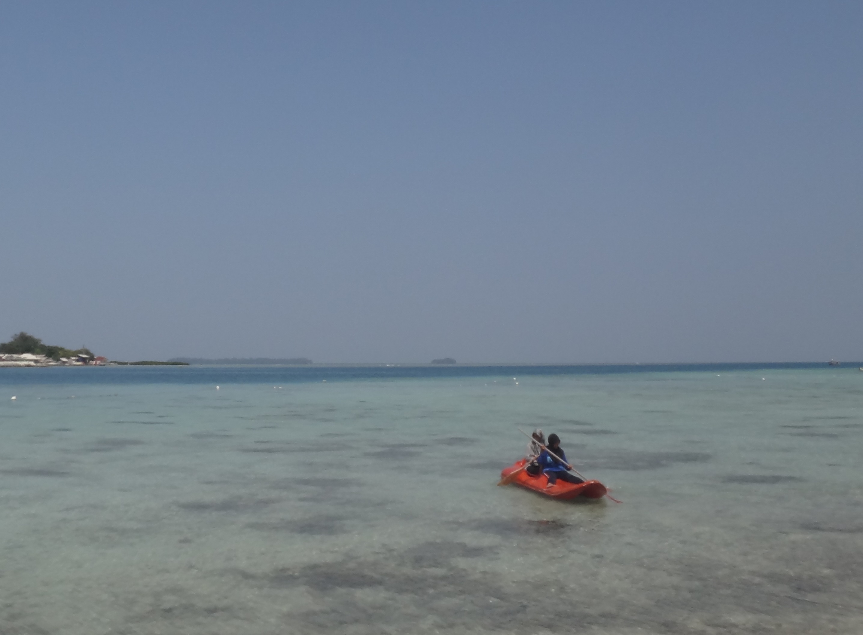 bermain kayak