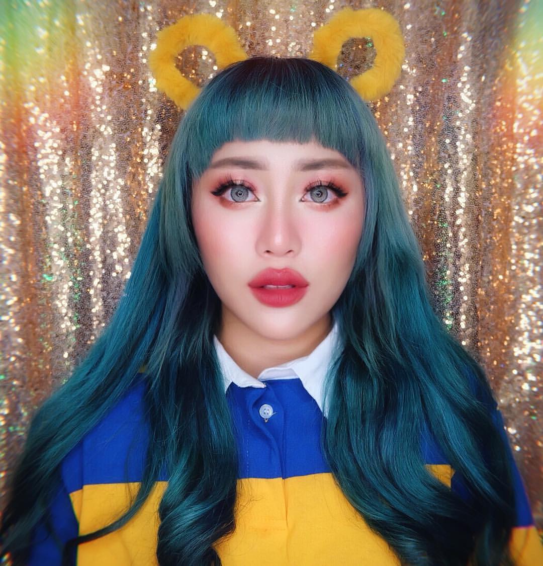 10 Potret Janine Intansari, influencer beralis dan rambut warna-warni