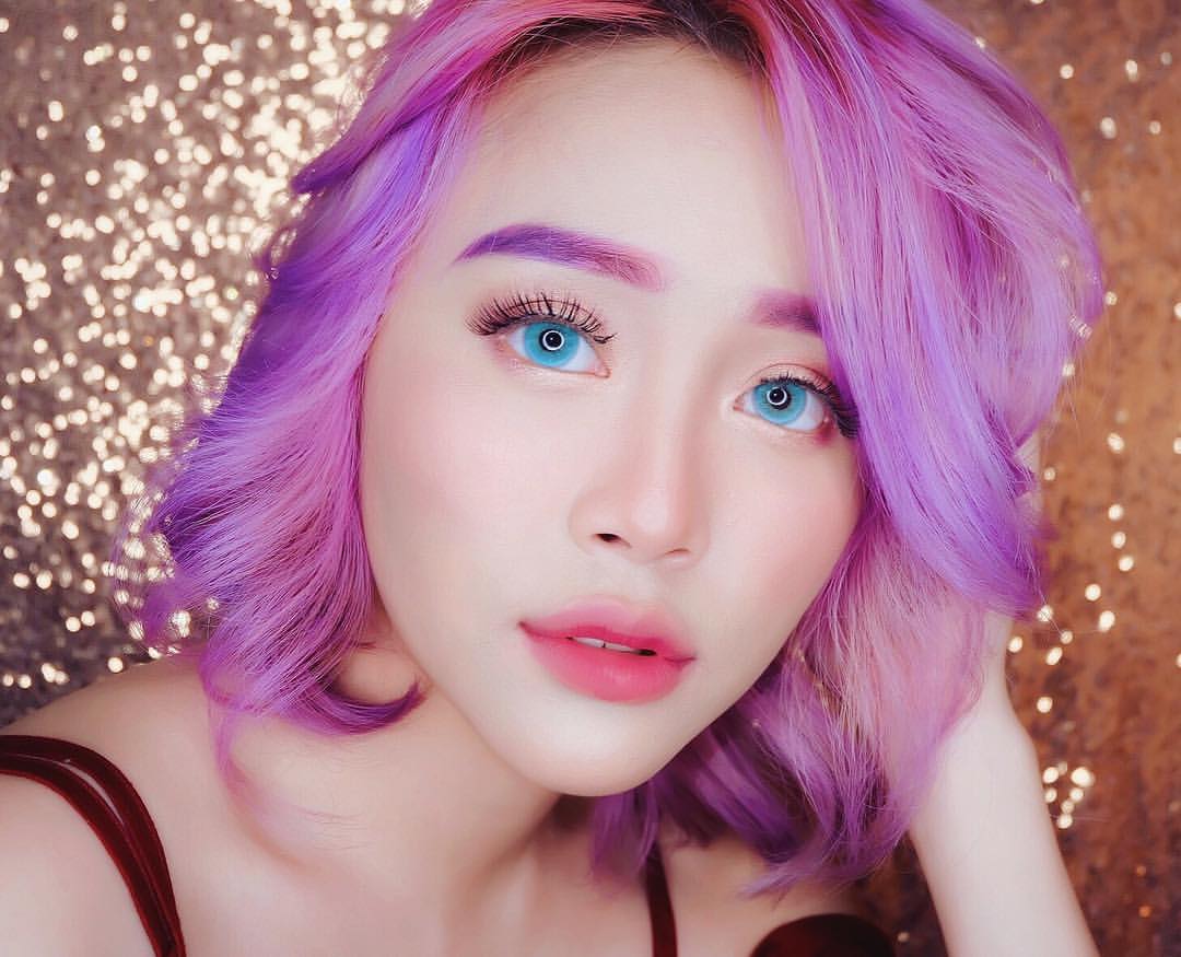 10 Potret Janine Intansari, influencer beralis dan rambut warna-warni