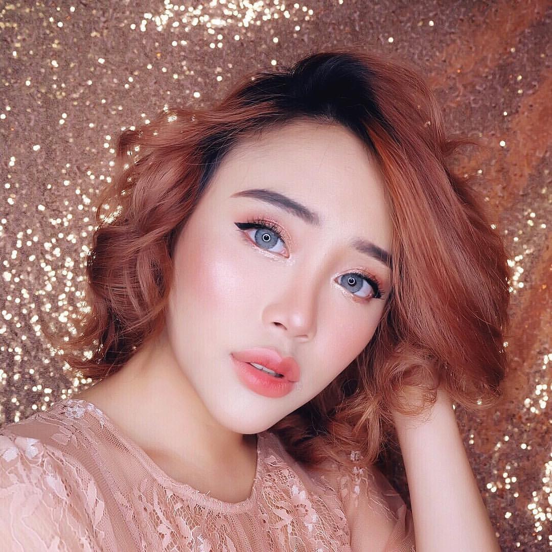 10 Potret Janine Intansari, influencer beralis dan rambut warna-warni