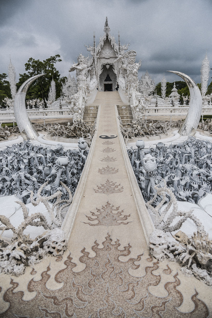 Source Image : www.boredpanda.com/wat-rong-khun-temple-photography-alex-kovacheva/