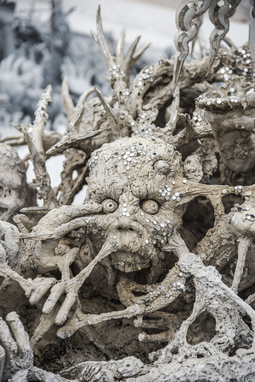 Source Image : www.boredpanda.com/wat-rong-khun-temple-photography-alex-kovacheva/
