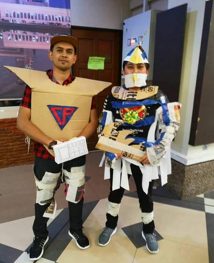 13 Potret cosplay ala kadarnya ini kocak dan kreatif abis