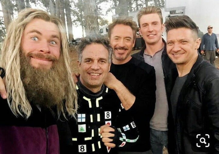 12 Momen lucu pemeran superhero Marvel di balik layar, seru abis