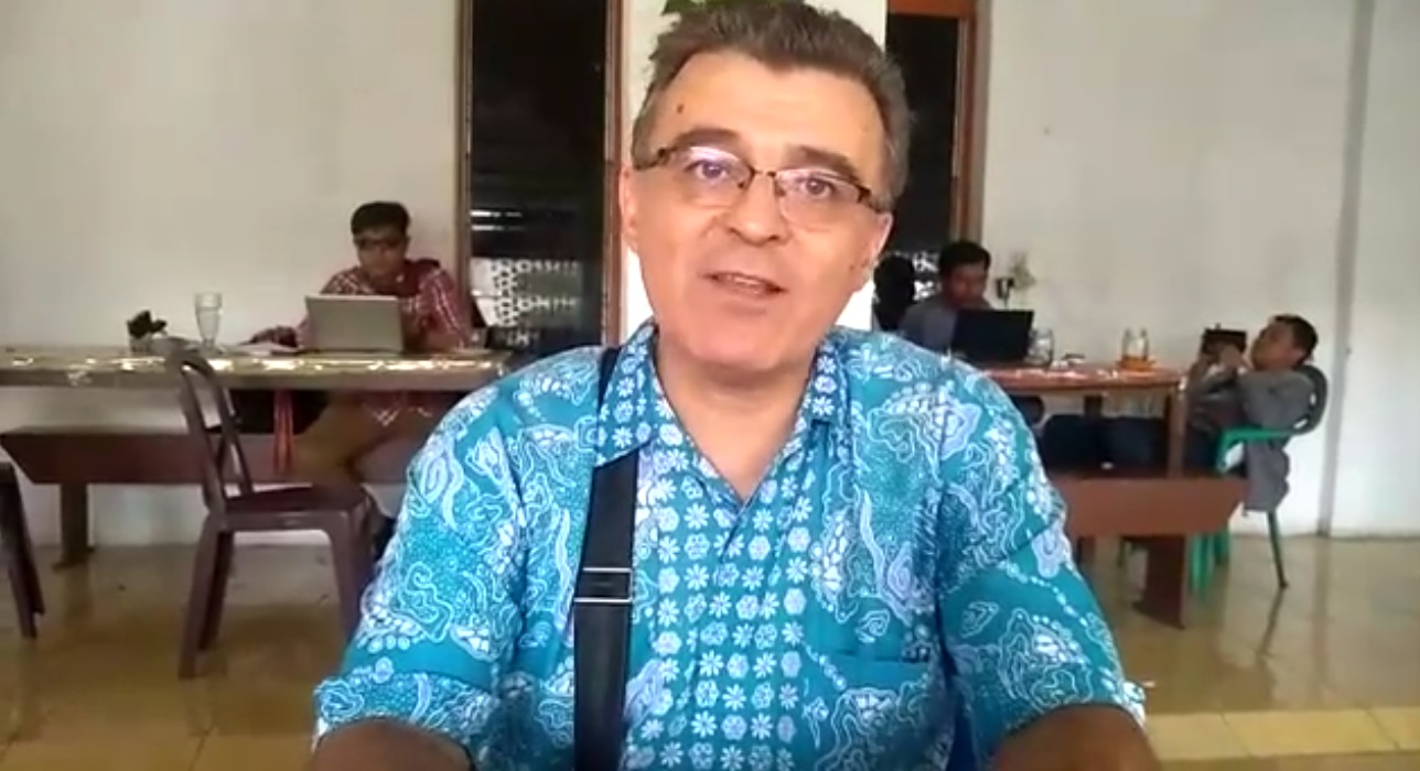 Carlos Varon Bule Spanyol Bupati Samosir