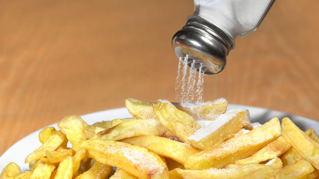 Kebiasaan mengonsumsi 6 makanan & minuman ini picu penuaan dini
