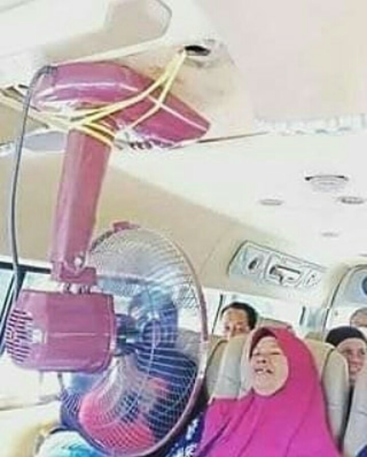 10 Momen ajaib kelakuan warga Indonesia ini bikin geleng-geleng