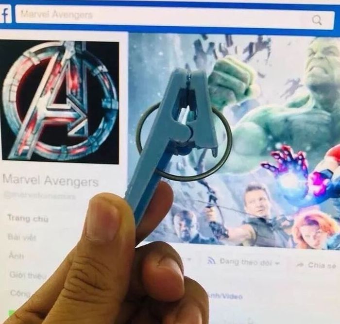 10 Foto kemiripan ini maksanya kebangetan, bikin ngakak!
