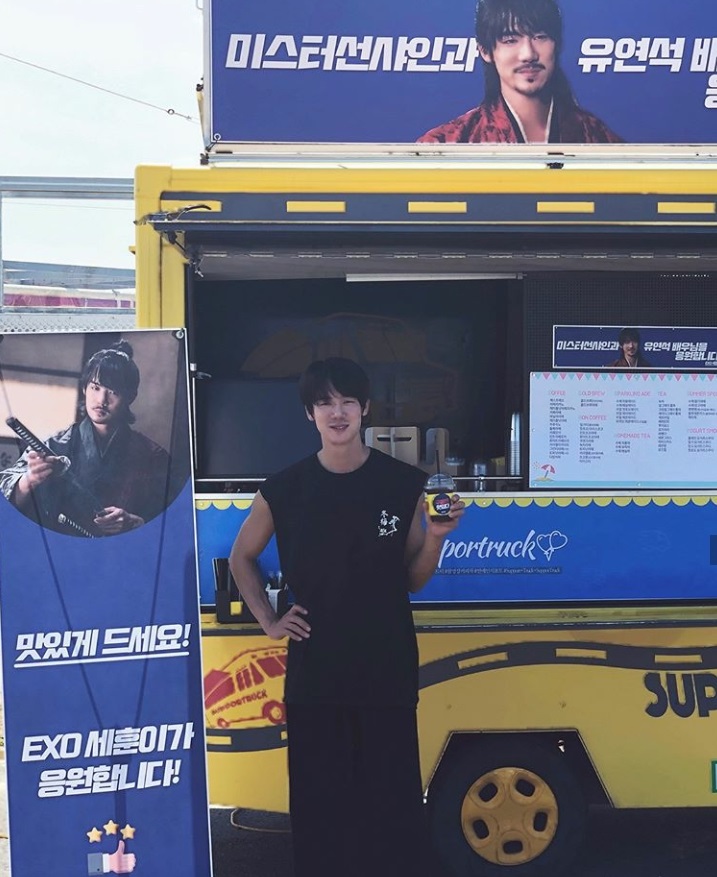 Bagai kakak beradik, ini 4 momen kedekatan Yoo Yeon-seok & Oh Sehun