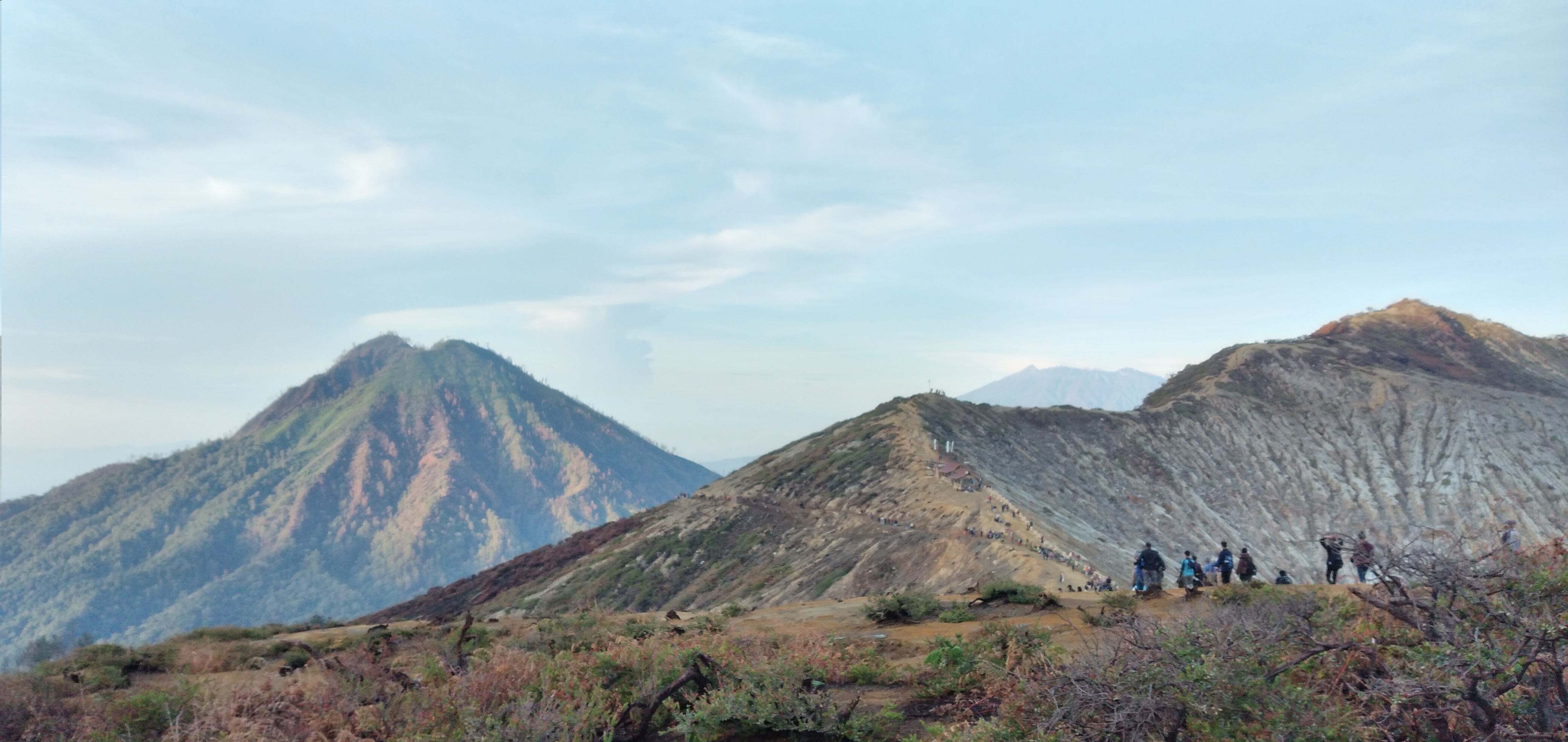 10 Pesona ini membuatmu ingin segera mengunjungi Kawah Ijen