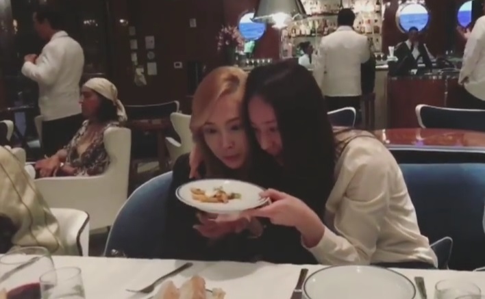 5 Momen kedekatan Jung sisters, sibling goals banget nih