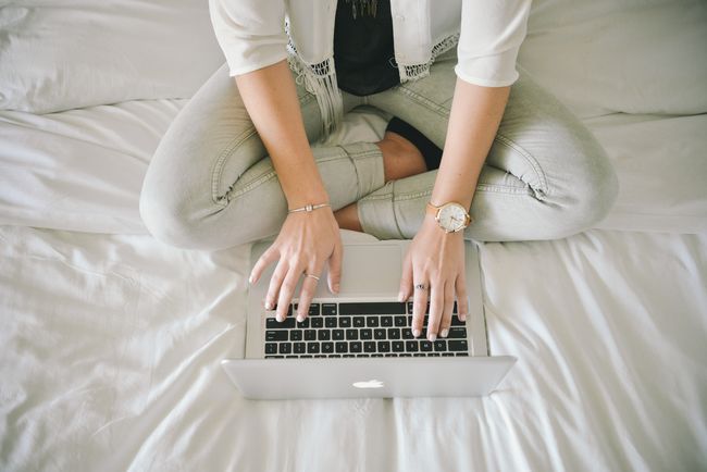 5 Pekerjaan ini cocok untuk kaum rebahan, tertarik nyoba?