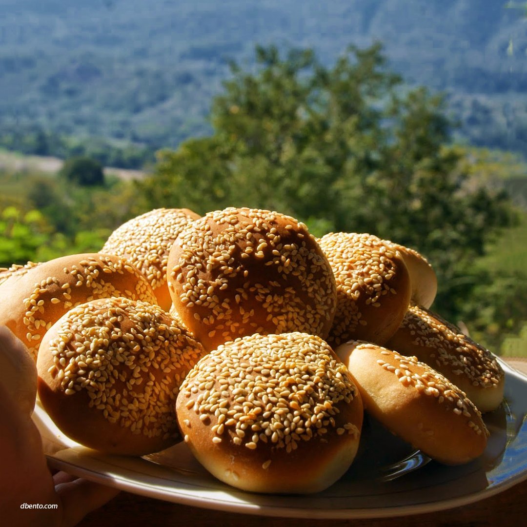 Roti Kompiang
