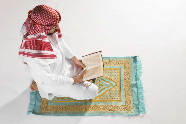 5 Hadis tentang keutamaan membaca surah Al-Mulk