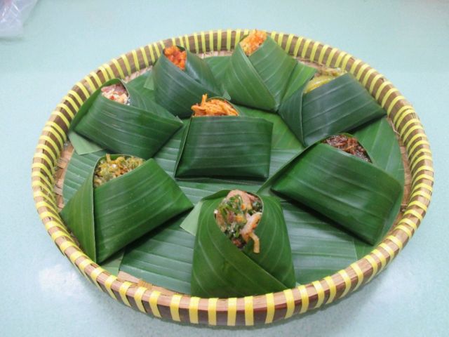 8 Jenis pembungkus makanan tradisional ini berasal dari daun pisang