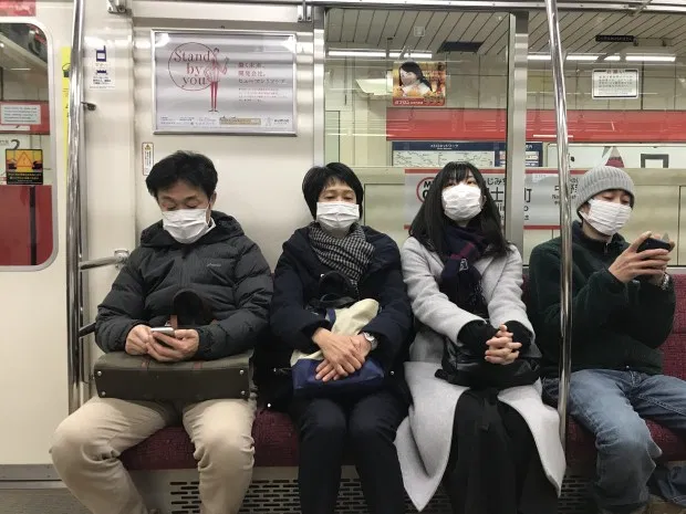 Alasan di balik kegemaran warga Jepang memakai masker