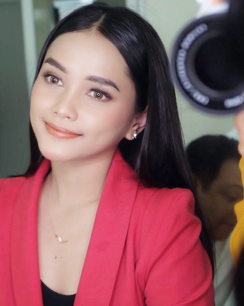 10 Pesona Mela Amelia, pedangdut yang kini terjun ke dunia akting
