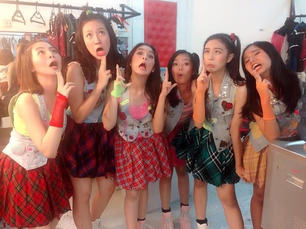Jkt48 pose jari