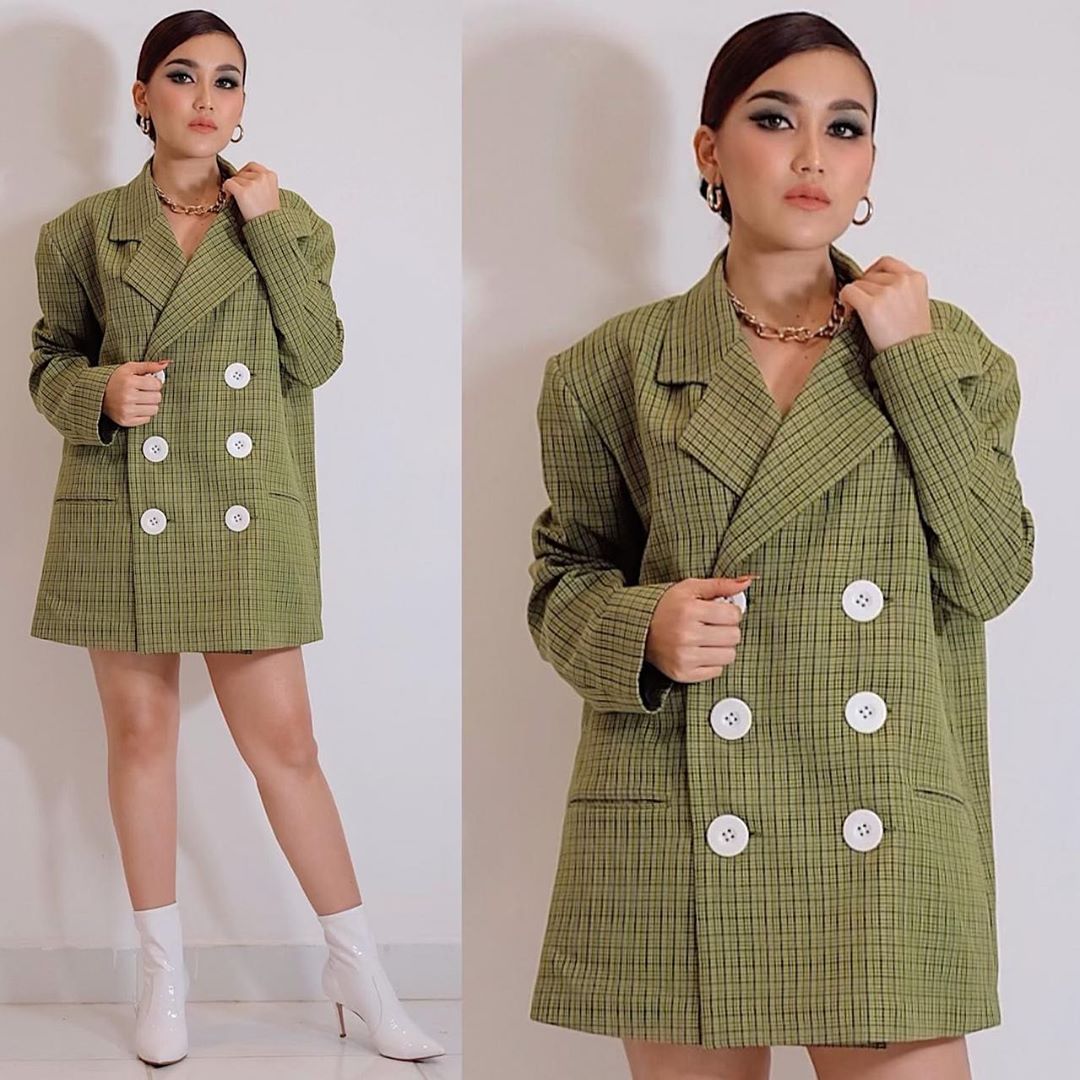 9 Potret penampilan terbaru Ayu Ting Ting, memesona dan keren abis