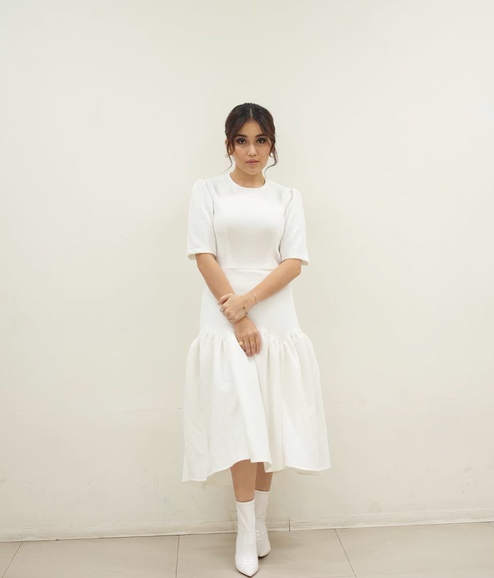 9 Potret penampilan terbaru Ayu Ting Ting, memesona dan keren abis