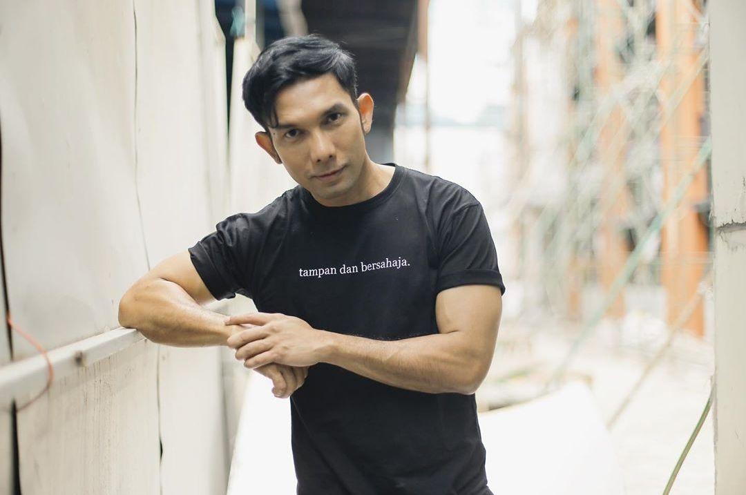 instagram.com/indraherlambang