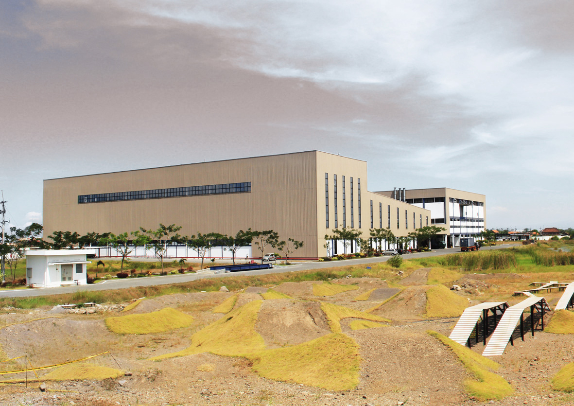 Pabrik Polygon termasuk salah satu pabrik terbesar di dunia.