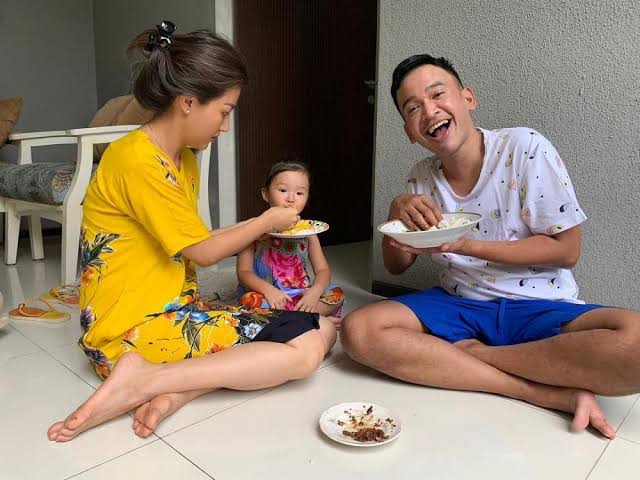 Ruben Onsu dan Wenda Tan