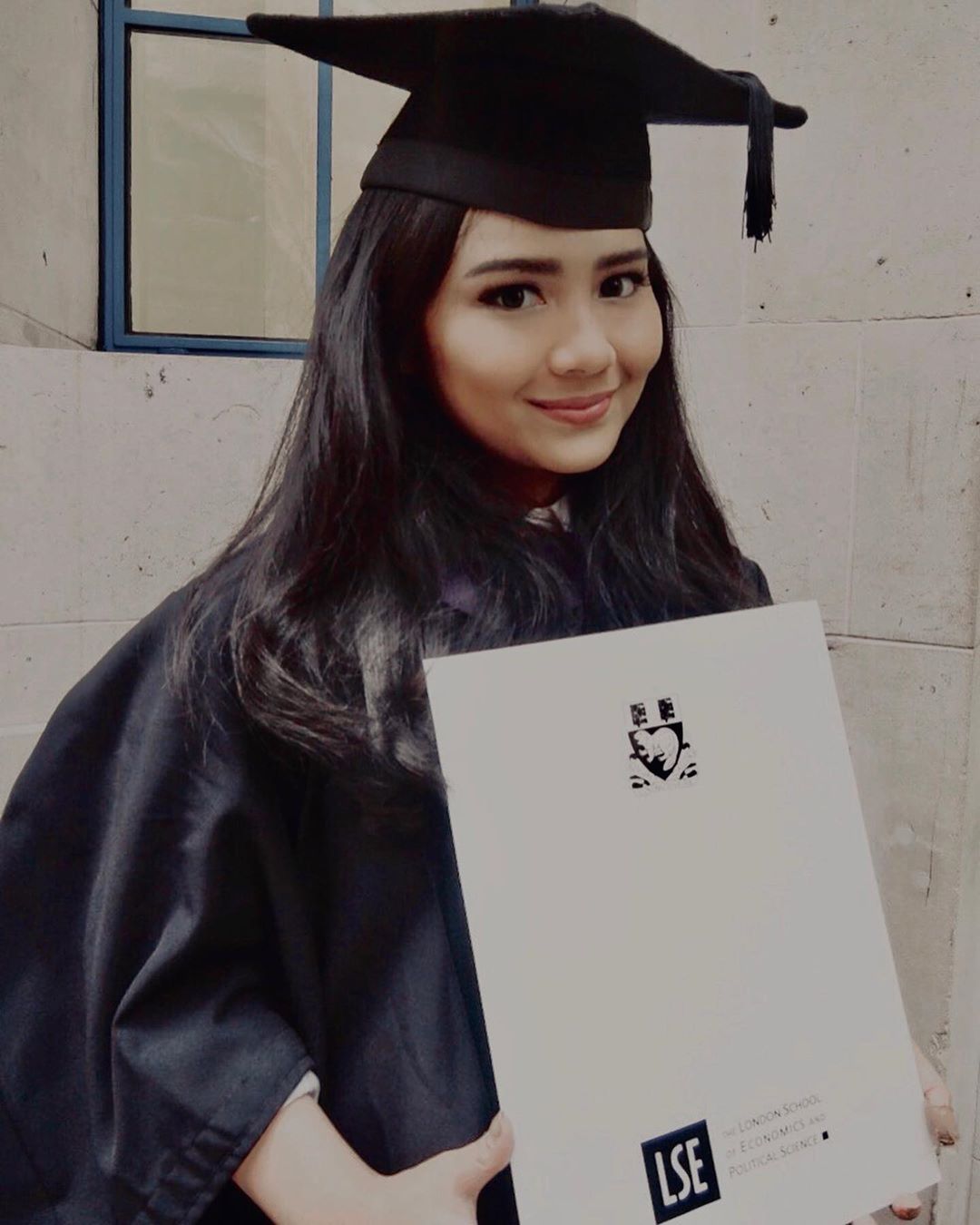 Berprestasi, 7 seleb cantik ini ternyata lulusan kampus terbaik dunia