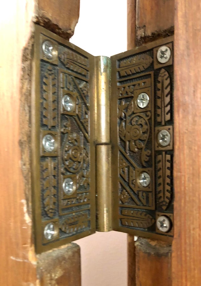 engsel pintu unik