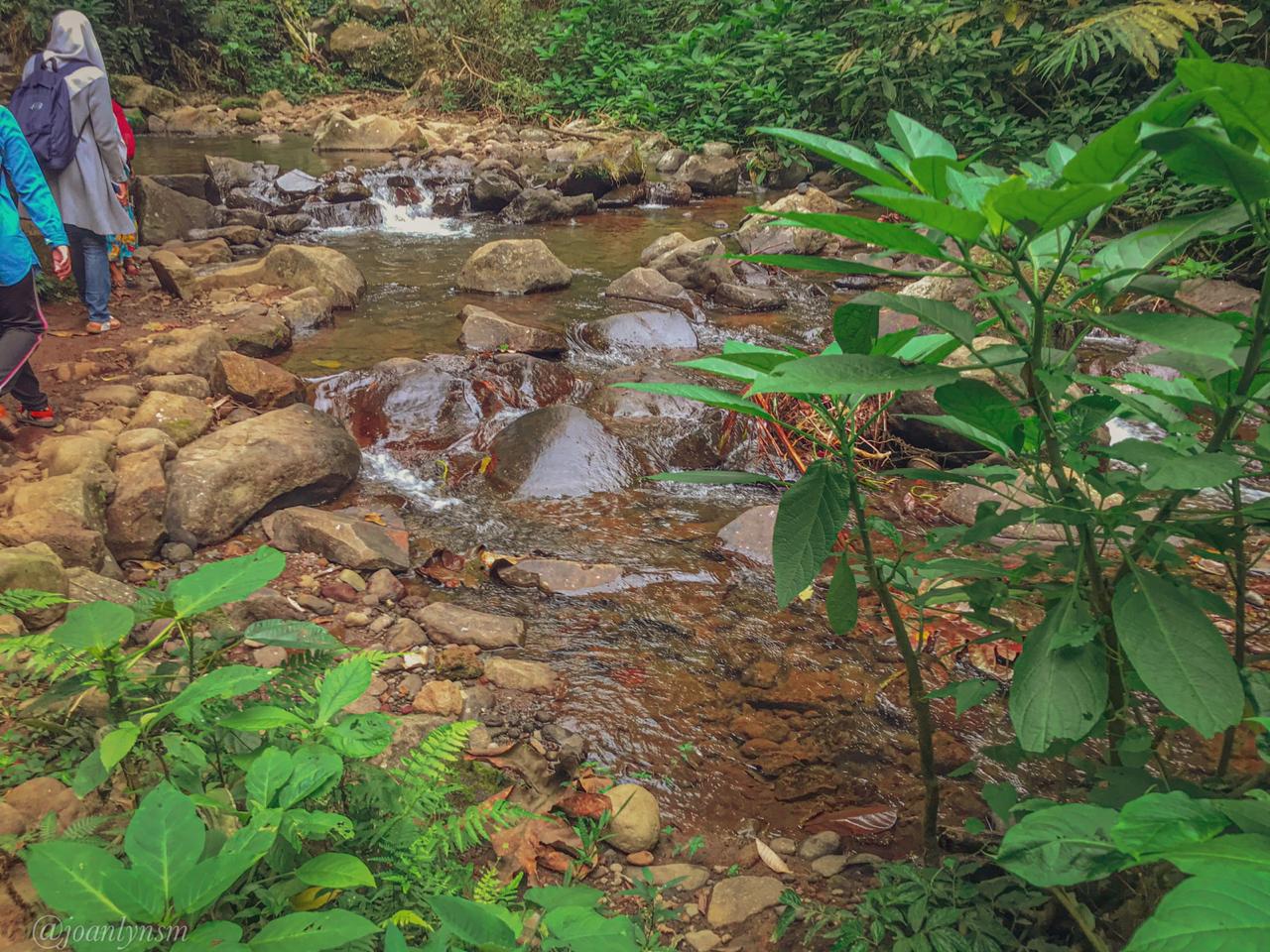 Aliran Sungan Ketika Menuju Curug Cikaracak