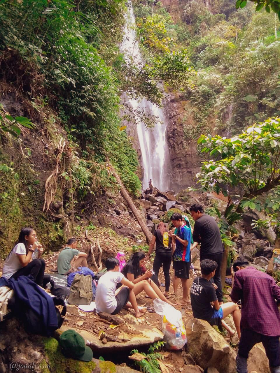 Curug Cikaracak: Air terjun di kaki Gunung Gede yang menguji adrenalin