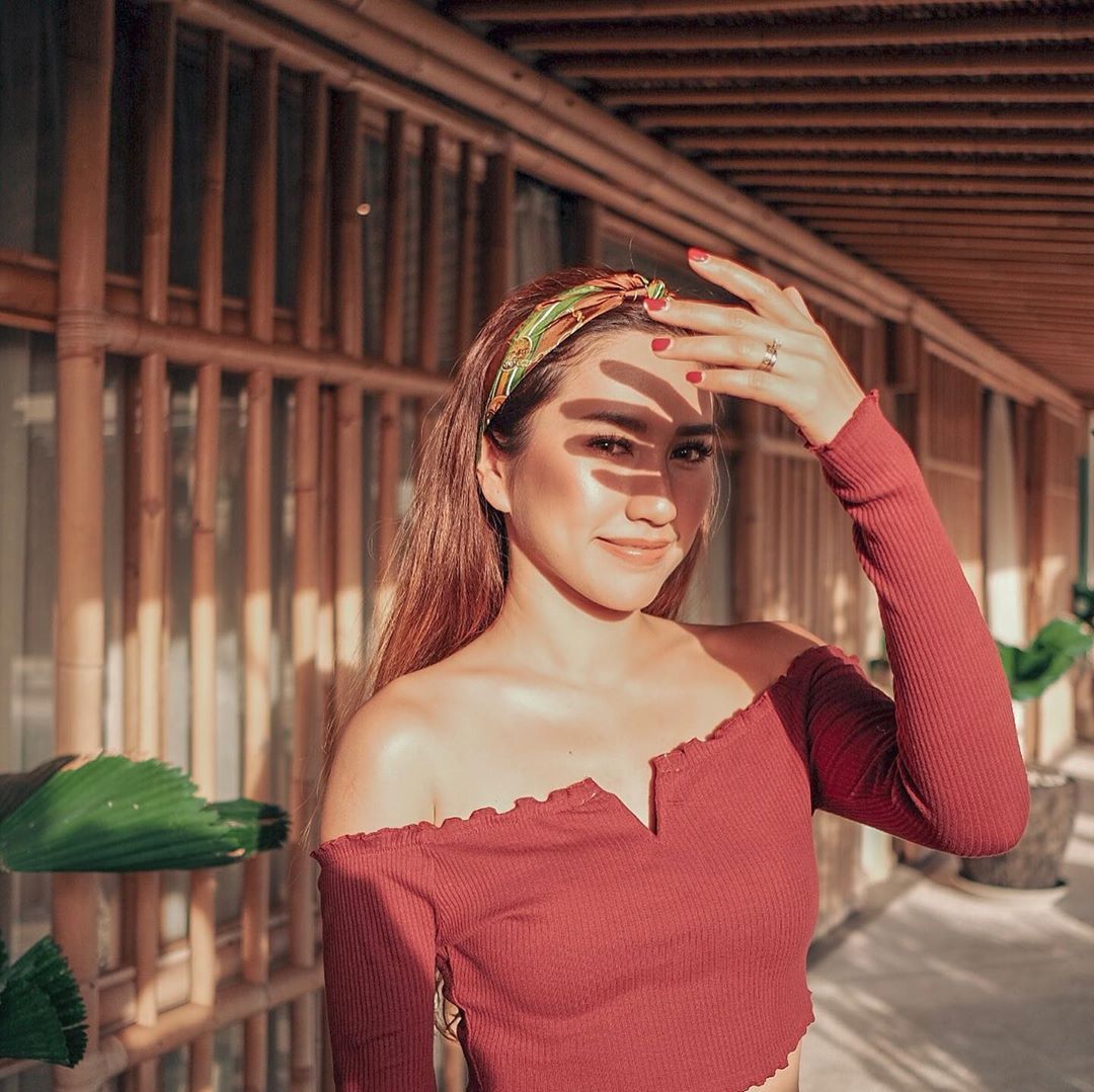 7 Potret Louise Anastasya saat usia kepala tiga, cantik dan memesona