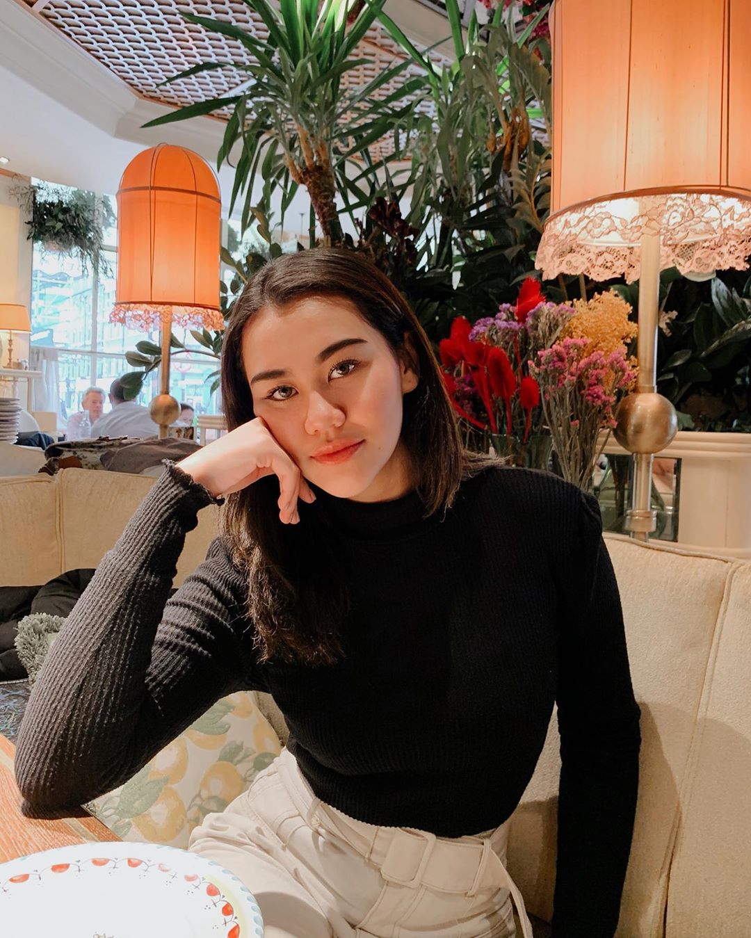 Masih belasan tahun, 7 artis ini terlihat lebih dewasa karena make up