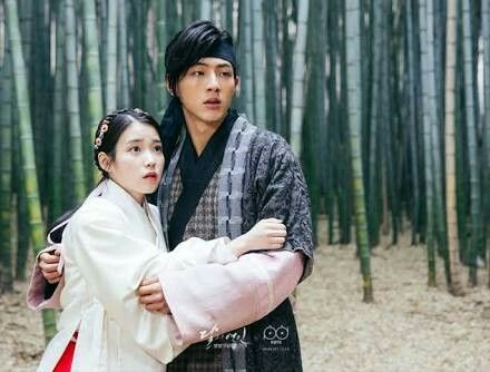 Dijuluki 'sad boy', 6 drama yang dimainkan Ji Soo ini bikin nyesek
