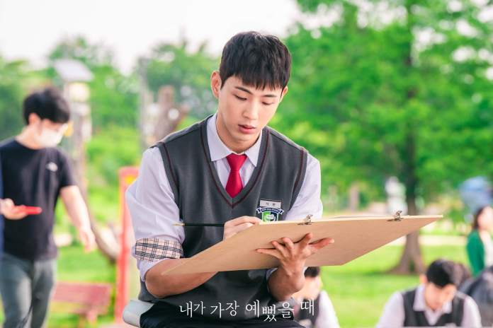Dijuluki 'sad boy', 6 drama yang dimainkan Ji Soo ini bikin nyesek