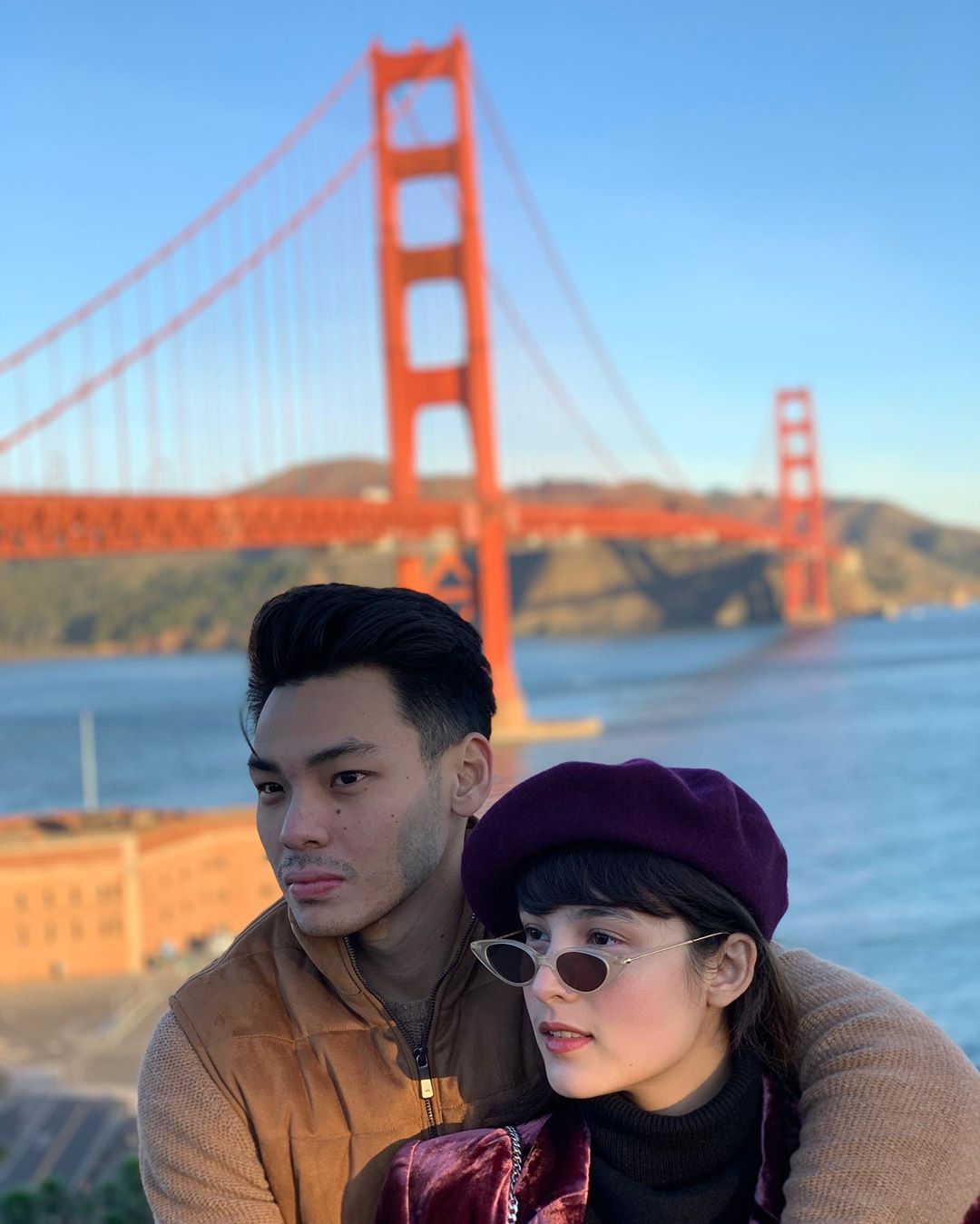 7 Potret romantis Chelsea Islan dan Rob Clinton, makin mesra
